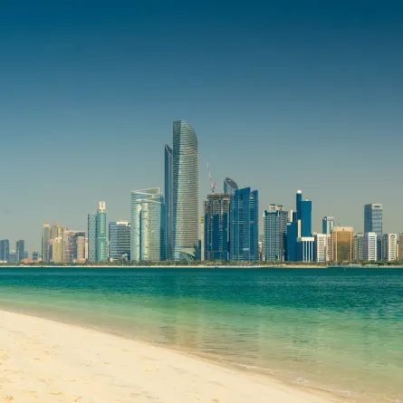 أبوظبي. الصورة من موقع unsplash
